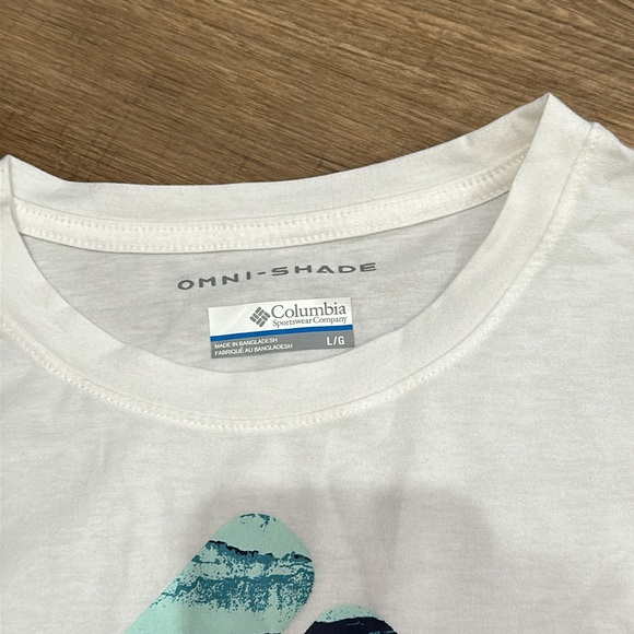 Columbia Women’s Shirt large - Picture 6 of 6